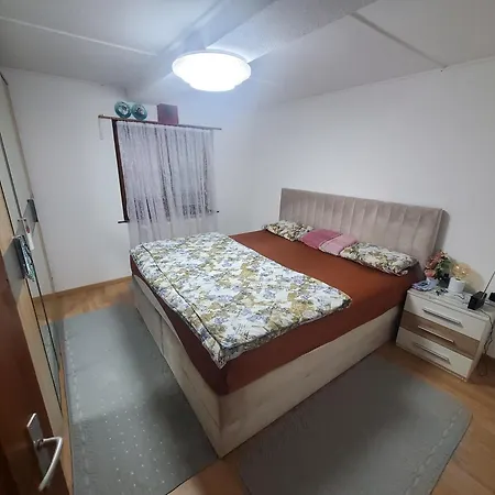 Single In House Homestay Klosters