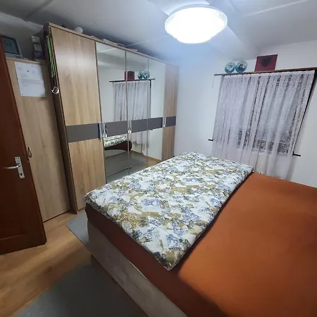 Privatunterkunft Single In House Klosters-Serneus